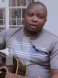 Mubiru Smart: Ayimbye Agawalaggana Music