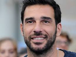 Visualizza il profilo di edoardo de leo su linkedin, la più grande comunità professionale al mondo. Edoardo Leo Le 5 Migliori Prove Della Star Di Smetto Quando Voglio E Perfetti Sconosciuti