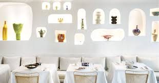 Oursin Restaurant Jacquemus Brings A Taste Of Mediterranean Summer To The Heart Of Paris Yatzer Design Camino Design Arredamento Rustico Moderno