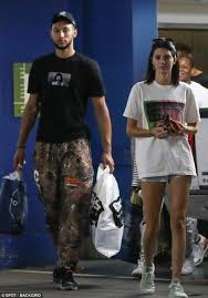 Smith reports that a source. Kendall Jenner Lifestyle Wiki Net Worth Income Salary House Cars Favorites Affairs Aw Kendall Jenner Outfits Kendall Jenner Street Style Kendall Style