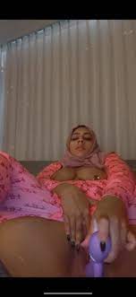 Hijab AND onsie? You know I ended up squirting all over the place  😂🤷🏽‍♀️👅💦 - Reddit NSFW