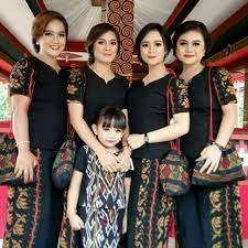 Begitu pun tenun asal toraja. Kain Tenun Ethnic Paruki Toraja Kain Tenun Blangket Shopee Indonesia