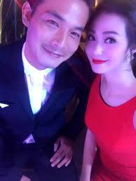 Facebook Phạm Hương nhận được lời an ủi từ Hồ Ngọc Hà