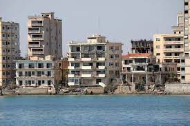 It lies on the island's east coast in a bay between capes greco and eloea and is about 37 miles (55 km) east of nicosia. Nordzypern Kundigt Teileroffnung Von Varosha Famagusta An