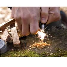 Fire Steel Army Un Allume Feu Pour Les Aventuriers Allume Feu Competences De Survie Survie