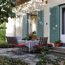 Glad Kanelbulle Pa Er Fran Denna Terrass Med Tillhorande Femtiotalsvilla Som Presenteras Inom Kort Lite Sydeuropa Fast Pa Gliavagen Hus Historiska Hem Modernt