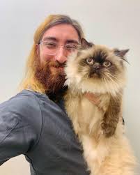 Let's welcome this handsome kitty "Louie”, he did great for his wellness  today. Our new technician Bert loved him so much that he needed a  selfie.🐱😻🐾💛 #catsofinstagram #kitty #catstagram #catlovers  #bricktownveterinaryhospital