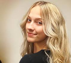 Long hair bonding in Omaha