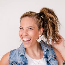 Allie Burch's Instagram, Twitter & Facebook