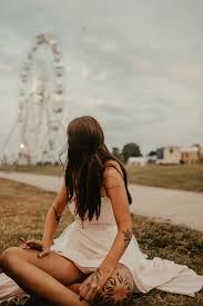 Egal, wo sie feiern wollen, wir liefern für ihre hochzeit oder andere private feiern bestes essen. Unkonventionelle Alternative Circus Beach Hochzeit Wo Strand Und Freiheit Sich Gute Nacht Kussen Freianker Hochzeitsblog