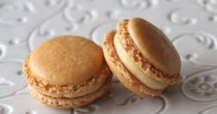 Macarons Fourres Au Caramel Beurre Sale De Pierre Herme Recette Macaron Macaron Caramel Beurre Sale Recette Macaron