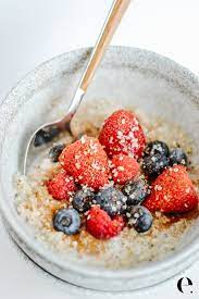 Quinoa Breakfast Bowl With Berries Elizabeth Rider Recipe Delicious Snacks Recipes Vegan Recipes Easy Quick Vegan Dinner Recipes