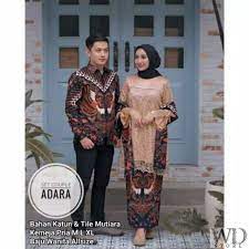 Contoh baju kebaya modern couple untuk tunangan brokat kombinasi batik selain acara pernikahan, bagi anda yang akan menggelar acara pertunangan bersama dengan pasangan. Couple Kebaya Murah Couple Batik Murah Couple Modern Couple Tunangan Baju Couple Couple Shopee Indonesia