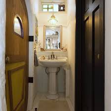 メープルホームズ神戸 on instagram 姫路市 のお家 ペディスタル シンクが素敵 スペースに限りがあり picp左に埋込造作収納 シンク奥には飾れるように 腰壁を出しペイントに仕上げました maplehomes kobe のオ home decor decor sink