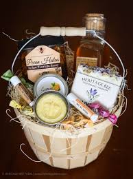 Medium Gift Basket From The Hive Raw Honey Handmade Soap Etsy Mother S Day Gift Baskets Honey Gifts Wine Gift Baskets