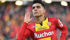 أشرف بن شرقي (مواليد 24 سبتمبر 1994)،في مدينة تازة بالمغرب، هو لاعب كرة قدم مغربي يلعب في مركز الجناح أو الوسط الهجومي مع الزمالك. Ø§Ù„Ø²Ù…Ø§Ù„Ùƒ ÙŠØ¬Ø¯Ø¯ Ù…ÙØ§ÙˆØ¶Ø§ØªÙ‡ Ù…Ø¹ Ø¨Ù† Ø´Ø±Ù‚ÙŠ