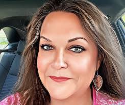 Denise Winchell's Instagram, Twitter & Facebook