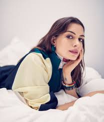 Pictures, news, clips, stories, or anything of interest about anne hathaway. Anne Hathaway Isn T Angry Anymore Glamour