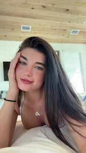 The Mysterious Beauty of youaintgotnolegs