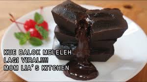 Tambahkan 200 gram gula halus pada adonan dasar, kemudian bentuk. Ide Bisnis Membuat Kue Balok Meleleh Yang Lagi Viral Mom Lia S Kitchen Youtube