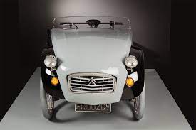 Citroen C2 Paris Electric Tricycle Fuses A Classic Car With A Bike Electric Tricycle Tricycle Car