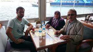 Jun 24, 2021 · özellikle çiftin küçük oğlu uğur büyükşen ve eşi betül büyükşen üzerinde şüpheler yoğunlaşırken hala bir soruşturma dosyası açılmaması hem ailenin doktor olan oğlu osman büyükşen'i hem de ekran başında izleyenleri i̇syan ettiriyor. Anne Ve Babasi Oldurulen Doktor Konustu Ailemin Katili Elini Kolunu Sallayarak Disarida Geziyor Son Dakika Haberler