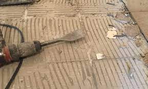 Im handel sind fleckenentferner, die auf spezielle schmutzrückstände abgestimmt sind, erhältlich. Fliesenkleber Entfernen Leicht Gemacht Diy Anleitung