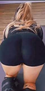 Imagine this booty right in front of you, what would you do? 😉 :  r/WrestlersInYogaPants