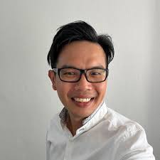 Is it normal behavior for a Lesser Banded Wasp to raid a paper wasp nest  for food?