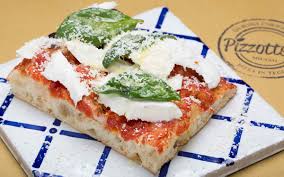 Che presumo sia essere bassa e croccante?? Milano Pizzottella La Nuova Pizzeria Che Porta La Teglia Alla Romana In Citta