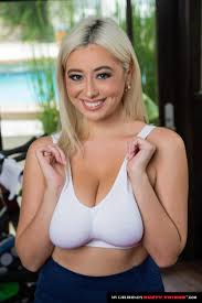 Busty blonde Chloe Surreal sexy training· Pandesia World