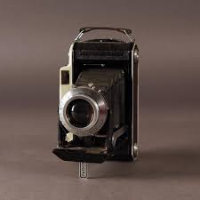 Ancien appareil photo à soufflet voigtländer, avec son étui en cuir art déco. Appareil Photo Ancien A Soufflet Kodak 3 5 40k