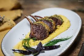 Rezept Fur Lammkronen Mit Krauter Brosel Kruste Cremepolenta Rezepte Lebensmittel Essen Kochen Und Backen