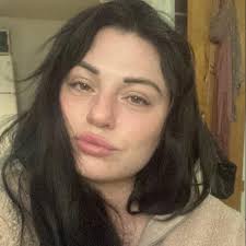 How to identify and care for pothos and philodendron plants?