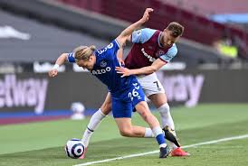 Born 23 october 1989) is a ukrainian professional footballer who plays as a winger or forward for english premier league club west ham united and the ukraine national team. Andrej Yarmolenko Vpervye S Fevralya Sygral Za Vest Hem Foto 10 Maya 2021 G Dinamo Kiev Ot Shurika