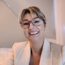 💥 NOUVEAU PARTENARIAT avec l'École secondaire Pointe-Lévy 🎉, qui marque  un point tournant pour DAM : 📍 Nouvelle région desservie 🏈 Nouveau sport  soutenu (football) ✓ 5e école secondaire…