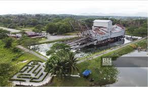 Kapal korek pertama diperkenalkan di malaysia ialah pada 1913 oleh malayan tin dredging limited di batu gajah, perak. Sesat Di Kawasan Kapal Korek Terakhir