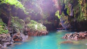 Jika anda berkunjung ke objek wisata green canyon pangandaran jawa barat alangkah baiknya apabila anda ingin berenang dilokasi utama green canyon maka anda akan dikenakan biaya extra. Cukang Taneuh Green Canyon West Java Bon Voyage
