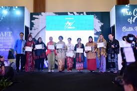 Mengapa batik bisa menjadi keunggulan ekonomi. Indocraft 2019 Hadirkan Ragam Produk Batik Dan Aksesoris Khas Nusantara