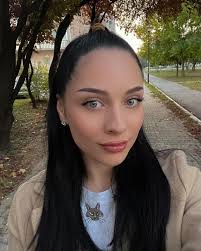 Doris Petrovic's Instagram, Twitter & Facebook