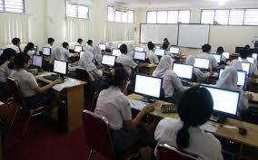 Bagi pendaftar dengan sekolah dari luar negeri, telah memiliki ijazah dan daftar nilai yang telah disetarakan kemendikbud. Pendaftaran Dan Syarat Cpns 2021 Lulusan Sma Smk Mamikos Info