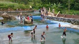 Baru Diuji Coba Pengunjung Berbondong Bondong Ke Umbul Ngudalan Nglebak Tawangmangu Karanganyar Halaman 3 Tribun Jateng