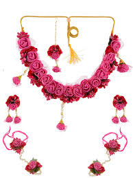 Flower jewellery bridal jewellery availablewe deliver all over india free shippinghair execeries dm for more information on 8830108482 Rani Pink Gotta Pati Flower Jewelry Set For Haldi Mehndi Baby Shower