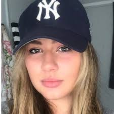 Chloe Kuhn's Instagram, Twitter & Facebook