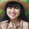 Ngoài vai trò người mẫu chuyên nghiệp, cô cũng từng góp mặt trong một số bộ phim với vai trò diễn viên. 1
