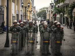 Venezuela: Chavismo reinforces police and military presence ...