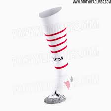 Football kit archive is the state of art archive for the history and evolution of football kits, or if you prefer it, soccer jerseys. Ac Milan 21 22 Heim Torwart Trikots Veroffentlicht Nur Fussball