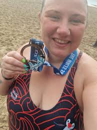 Diolch i Sian Bowen am ymgymryd â her bersonol i ddringo Pen y Fan a chodi  arian i Ward Bryngolau yn Ysbyty Tywysog Philip. Caiff yr arian ei  ddefnyddio i wneud ardd