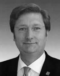 FÜR SPEZIALISTEN UND GENERALISTEN