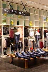 Vero Moda Flagship Store At Alexa Mall By Riis Retail Berlin Retail Design Blog Retail Store Design Store Design Retail Design